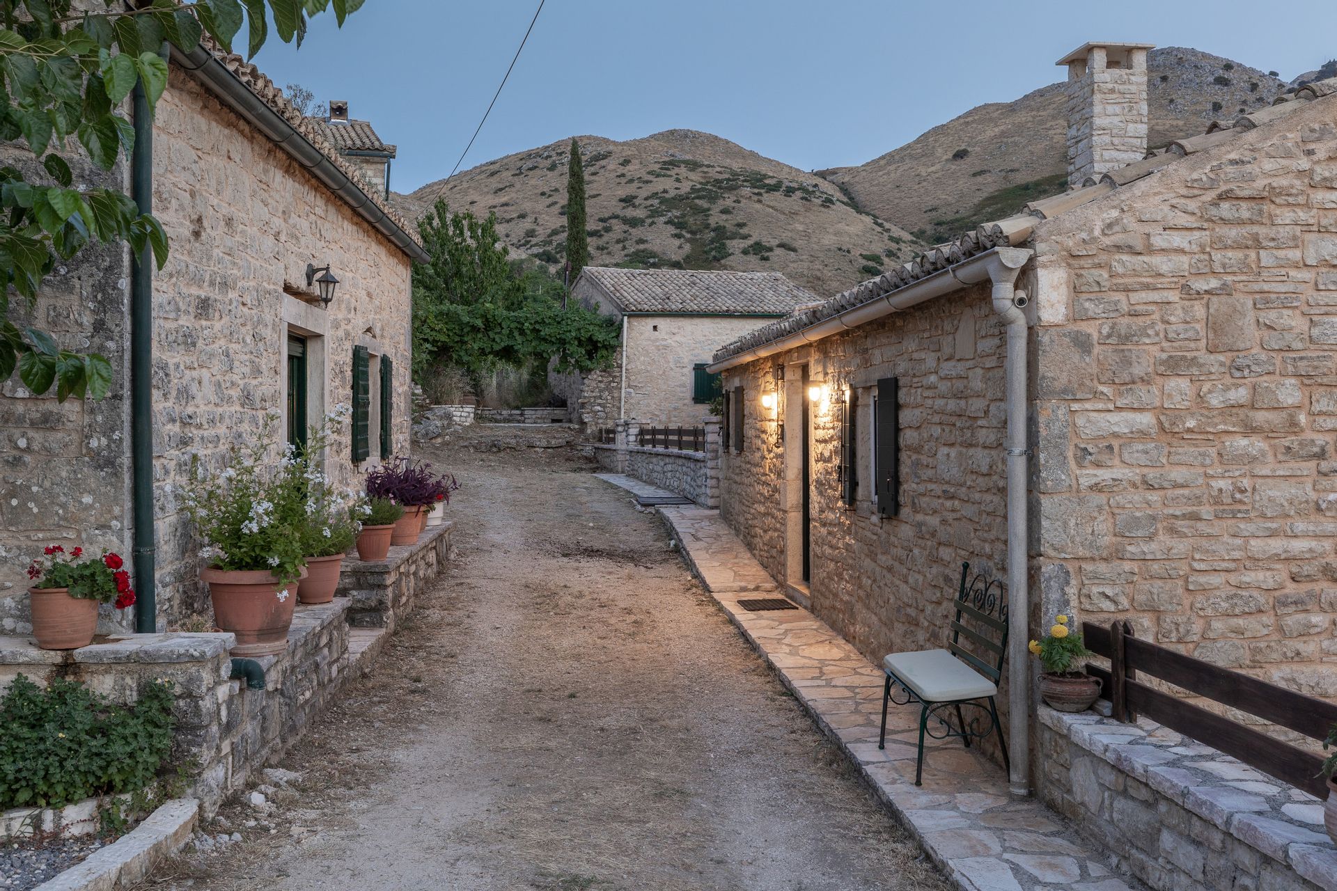 THE MERCHANTS HOUSE