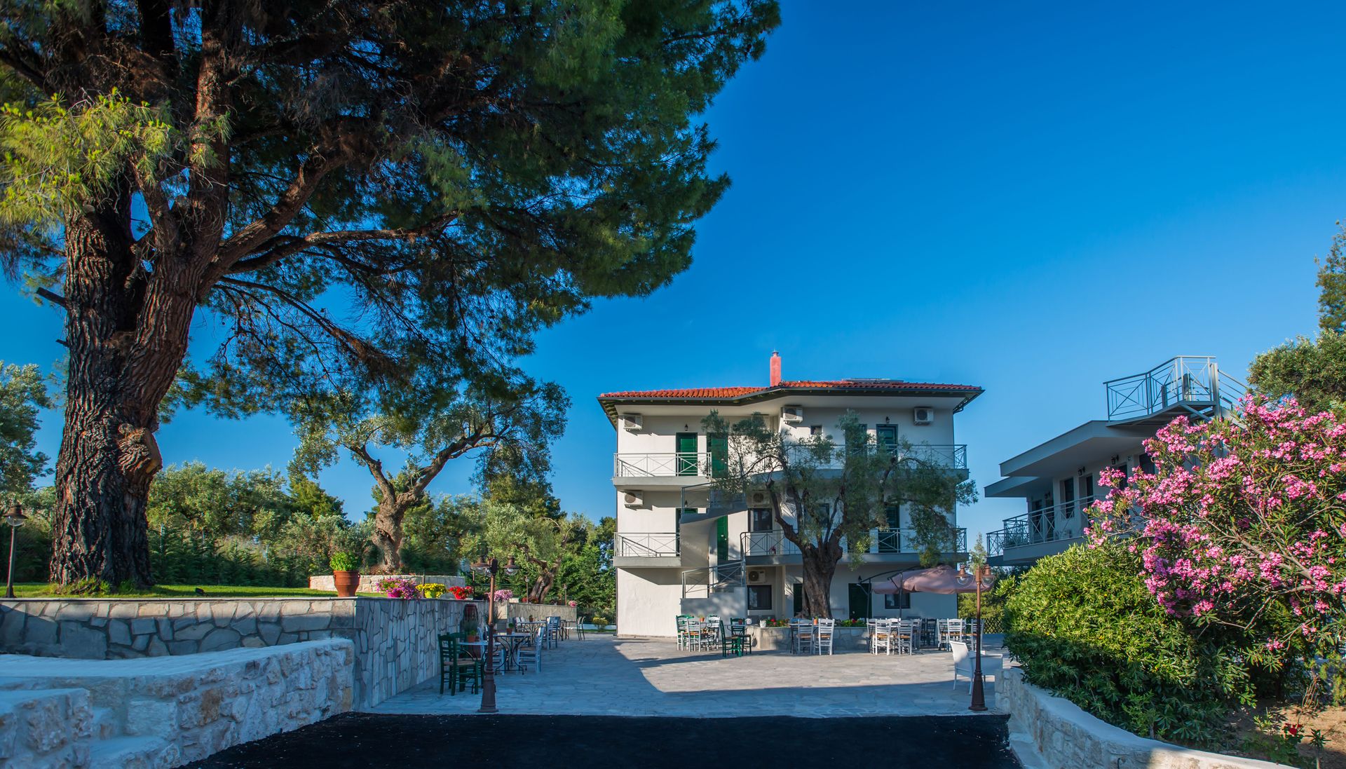 MIRABILIA BOUTIQUE CHALKIDIKI