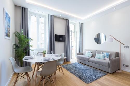 BRAND NEW 1 BDR PLACE DU PIN
