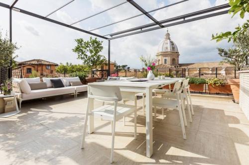 EXCLUSIVE ROOFTOP-CENTRAL ROME SUITES