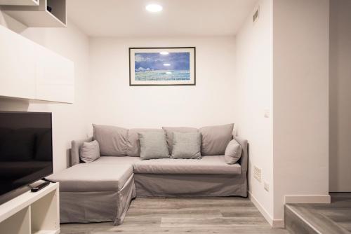 CONTEMPORARY 2 BEDROOM FLAT NEAR UNIVERSITY