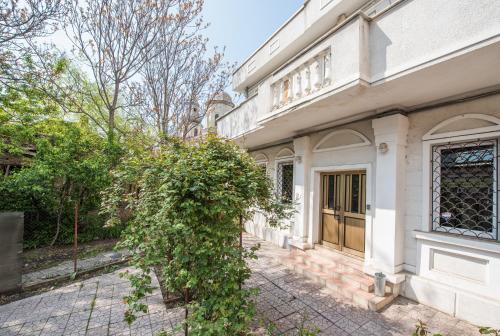 BUCHAREST OLD TOWN VILLA - 