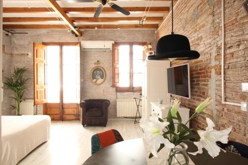 LOVELY LOFT NEAR BARCELONA CENTER