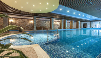 Grand Royale Apartment Complex & Spa
