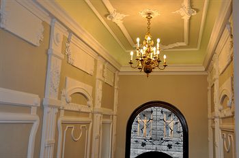 Leone Aparthotel