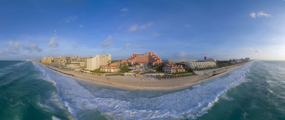 Omni Cancun Hotel & Villas