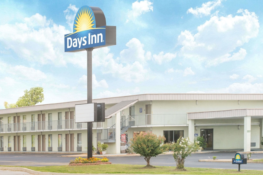 Days Inn by Wyndham Ripley - Featured Image