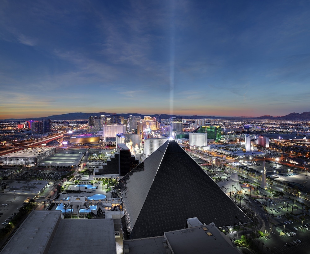 The Luxor & Casino