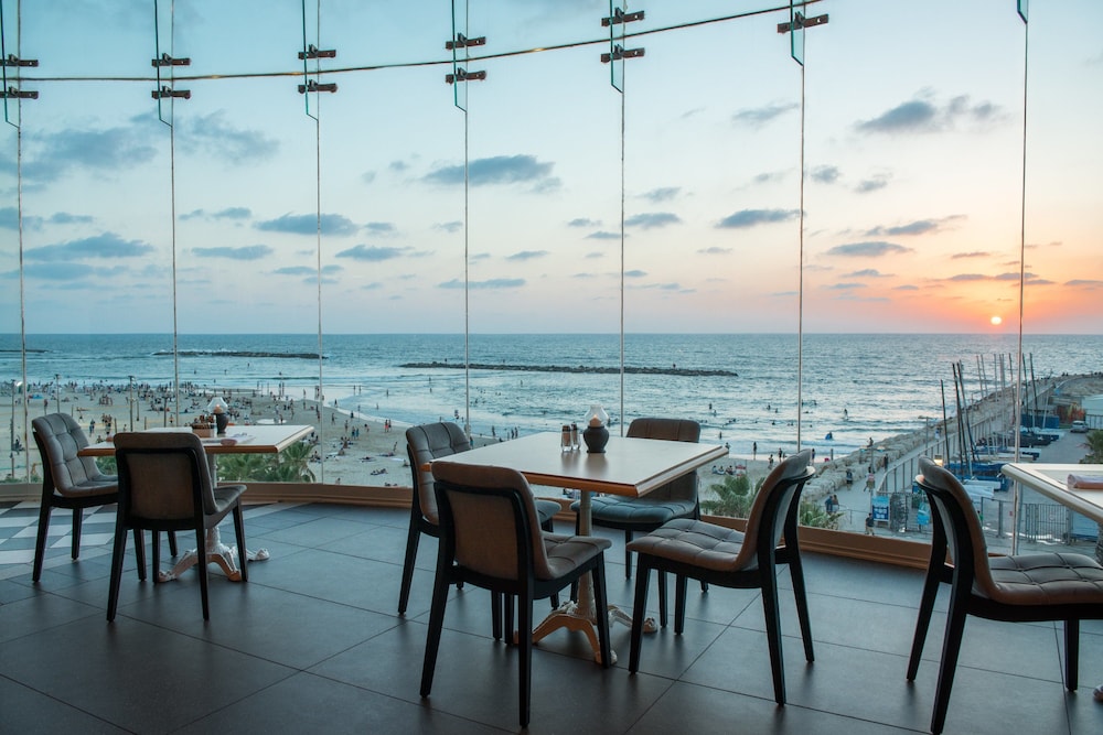 Herods Tel Aviv Hotel - Featured Image