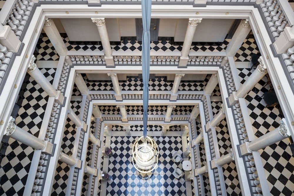 The Ritz-Carlton Hotel de la Paix, Geneva - Lobby