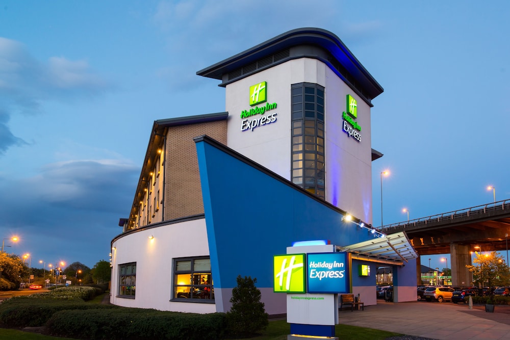 Holiday Inn Express Glasgow Airport - Featured Image