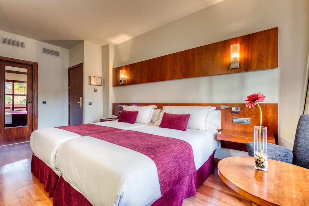 Hotel Senator Huelva - Featured Image