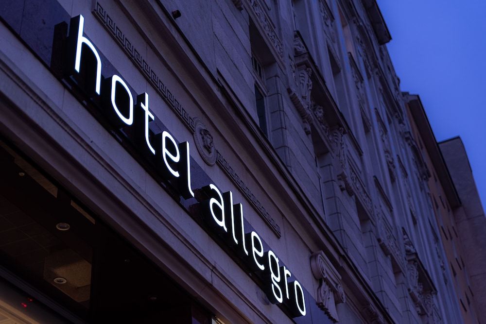 Hotel Allegro - Featured Image