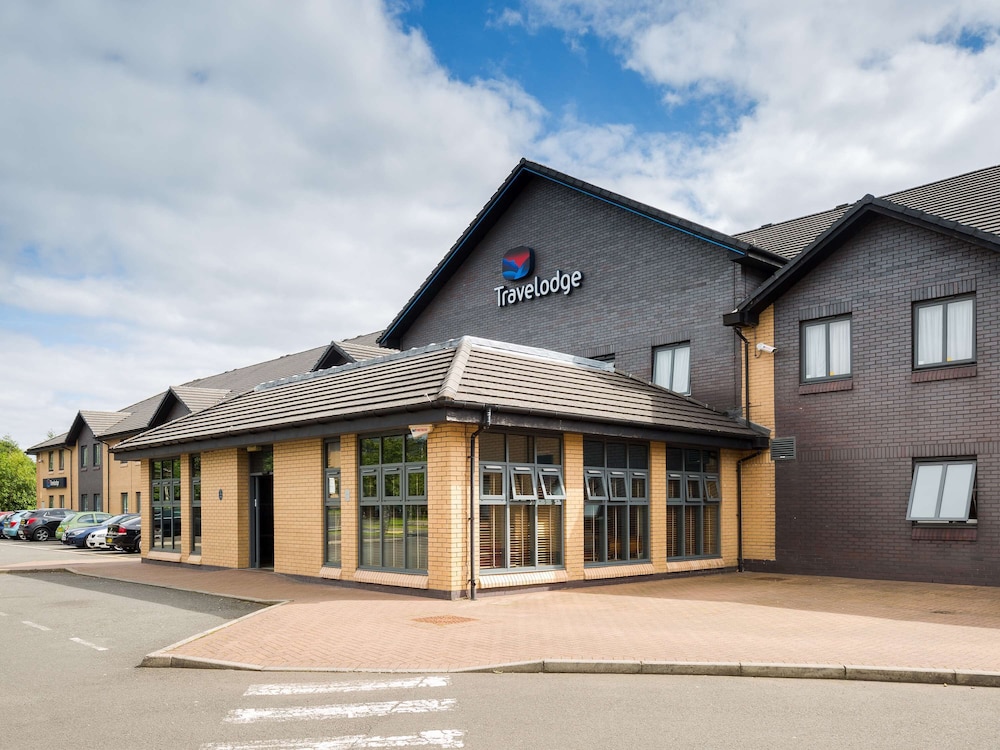 Travelodge Glasgow Airport - Featured Image