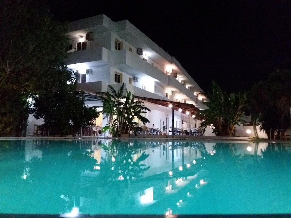 Sotirakis Hotel - Featured Image