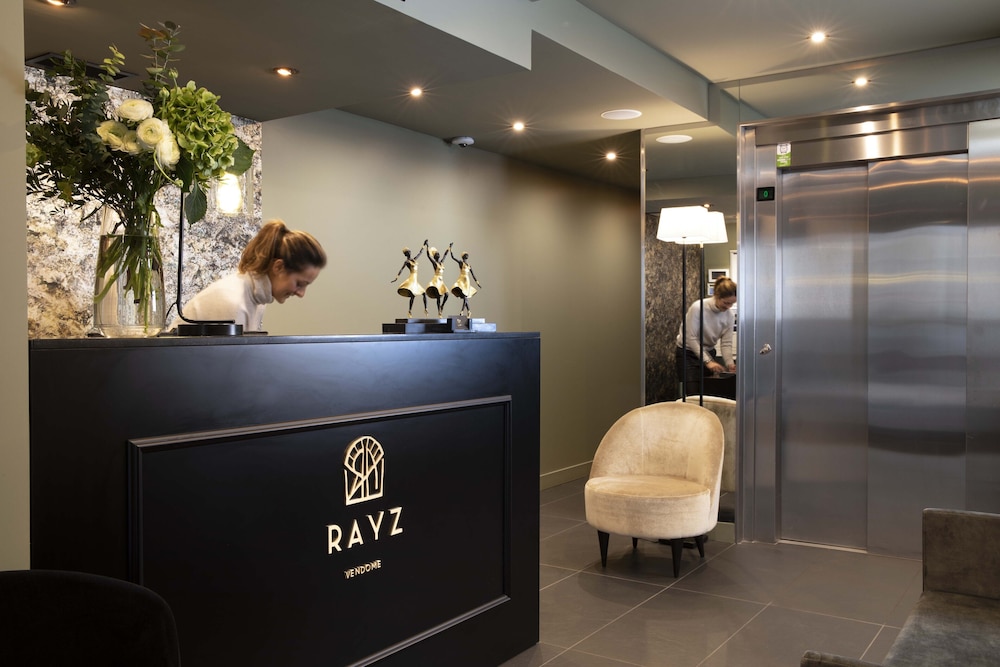 Rayz Private Suites