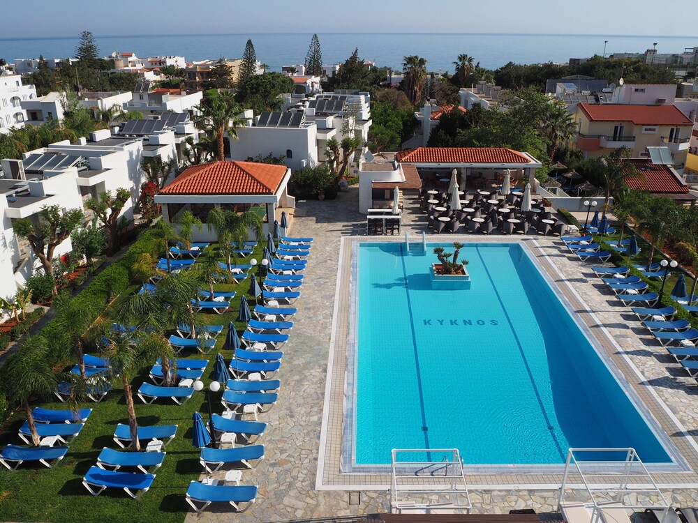 Kyknos Beach Hotel & Bungalows