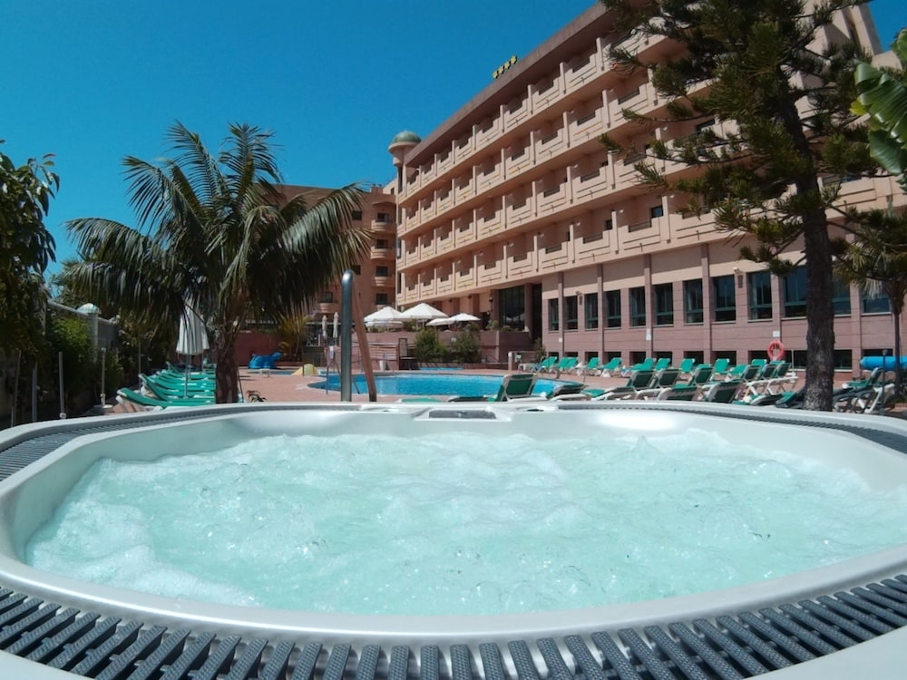 Hotel Victoria Playa - Featured Image