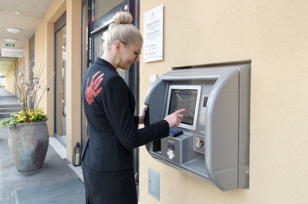 Check-in/Check-out Kiosk