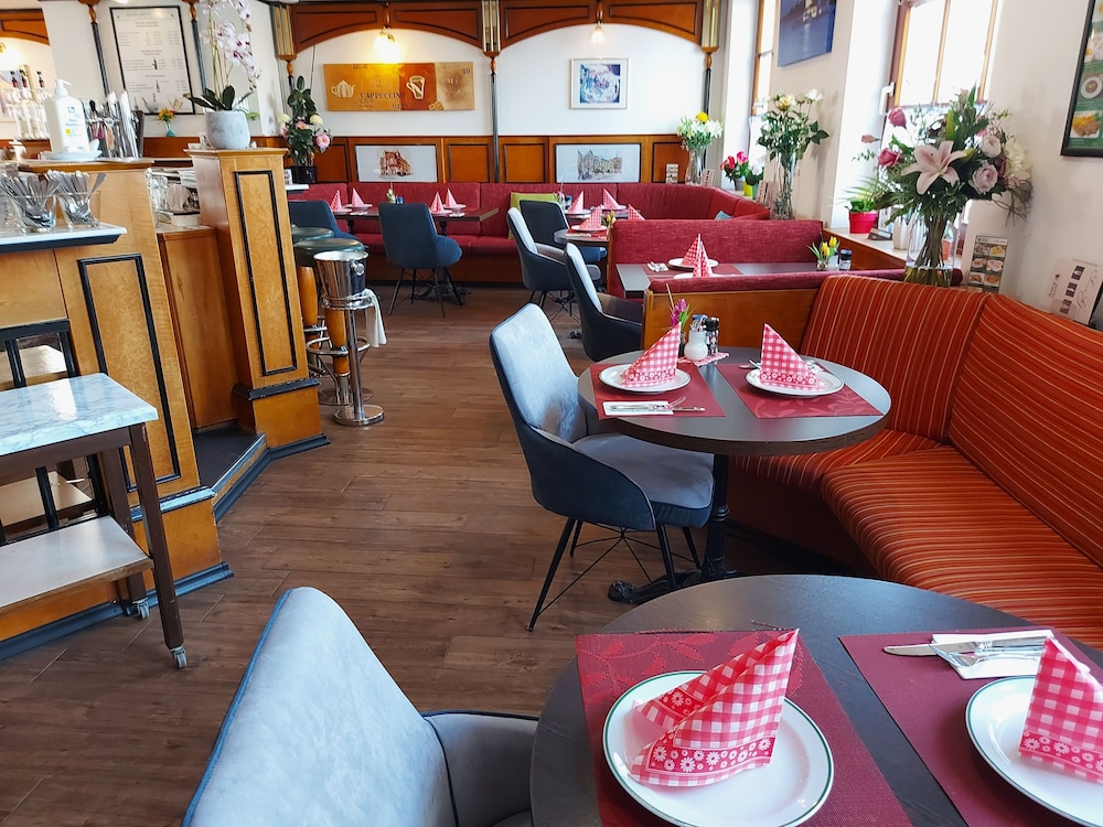 Pension Königs Cafe - Featured Image