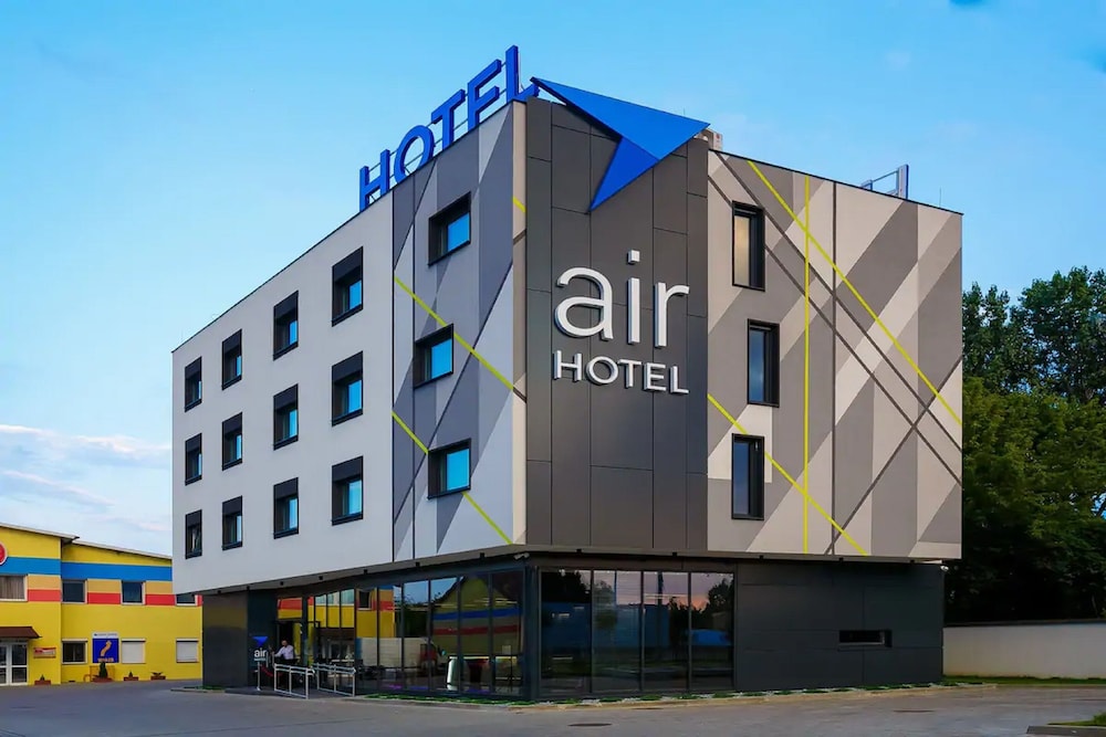 Air Hotel - Featured Image