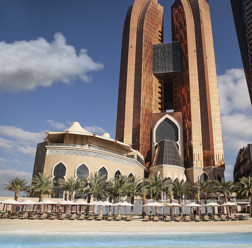 Bab Al Qasr Hotel