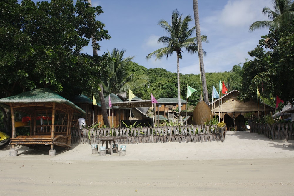 Floresitas Beach Resort - Featured Image