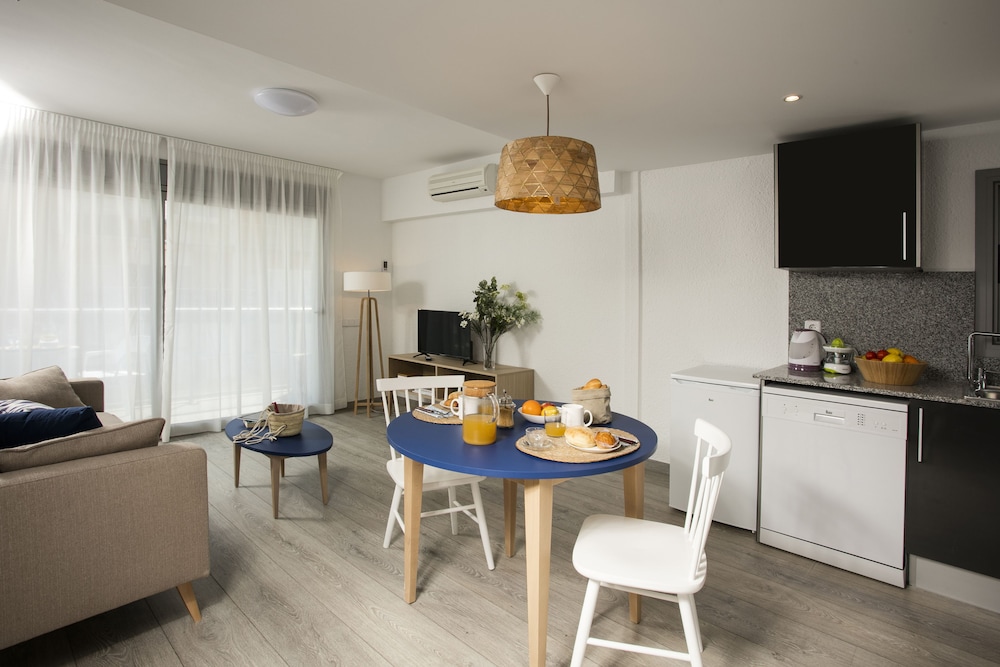 Pierre & Vacances Apartamentos Blanes Playa - Featured Image