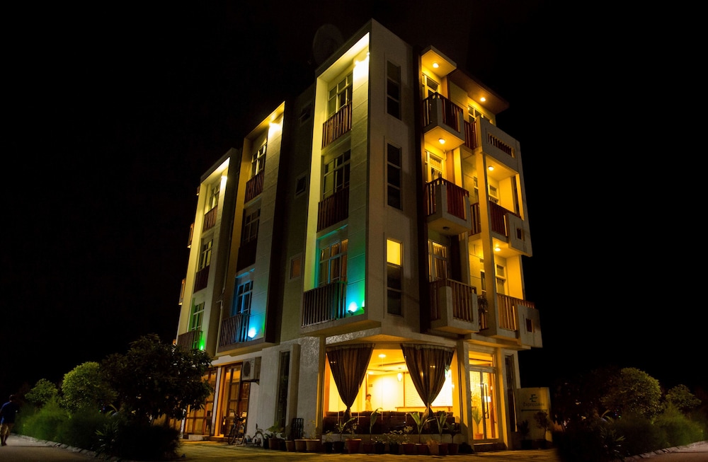 Express Inn Hulhumale - Featured Image