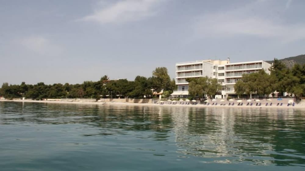 Siagas Beach Hotel - Featured Image