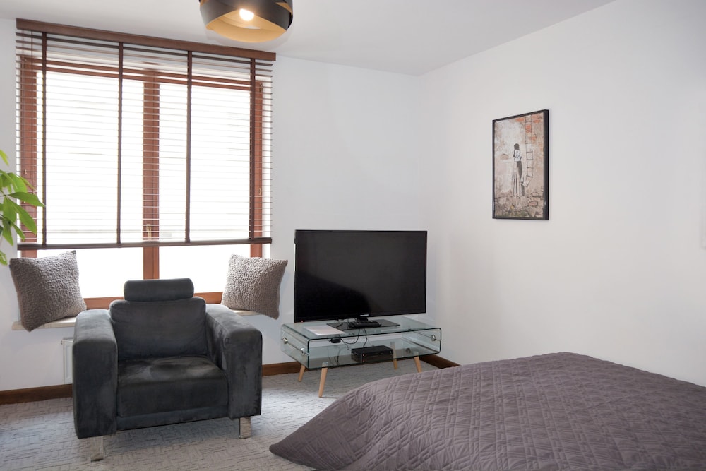 Szucha Apartment - Featured Image