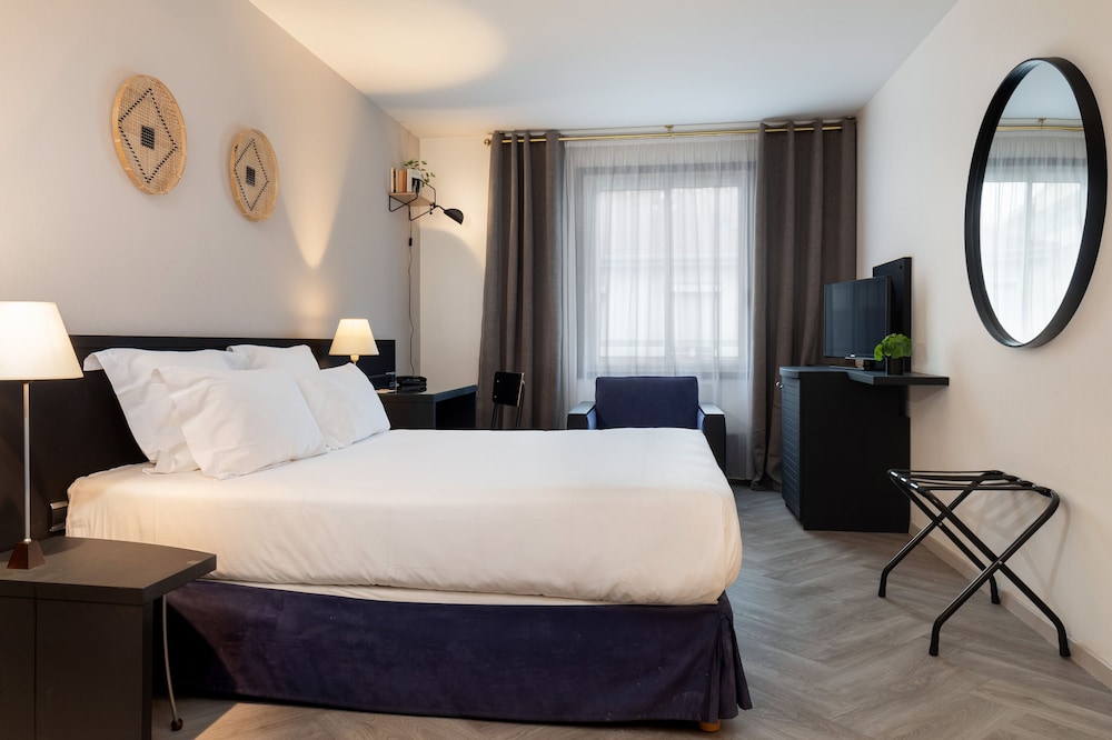 Hotel Axotel Lyon Perrache - Featured Image