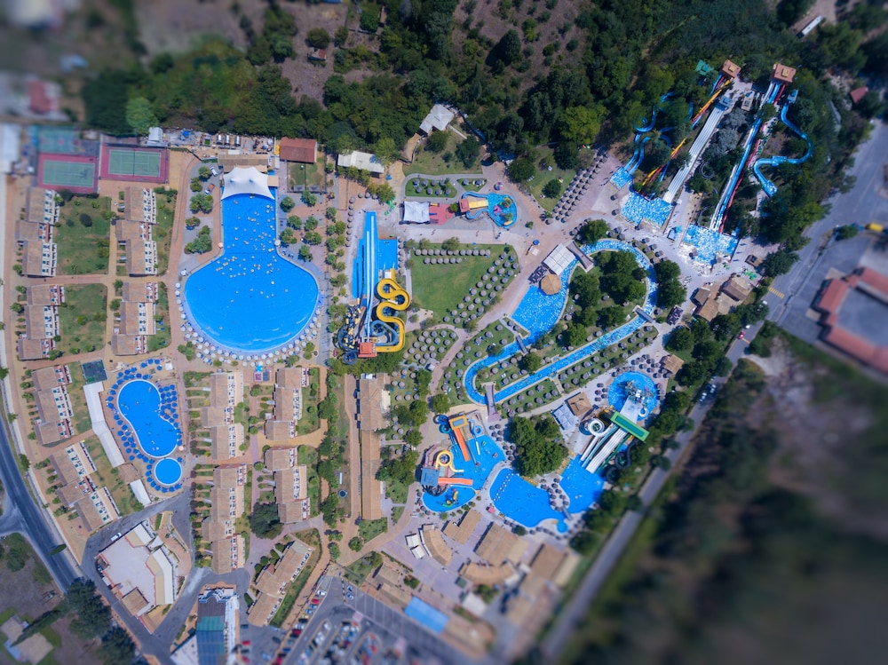 Aqualand Resort