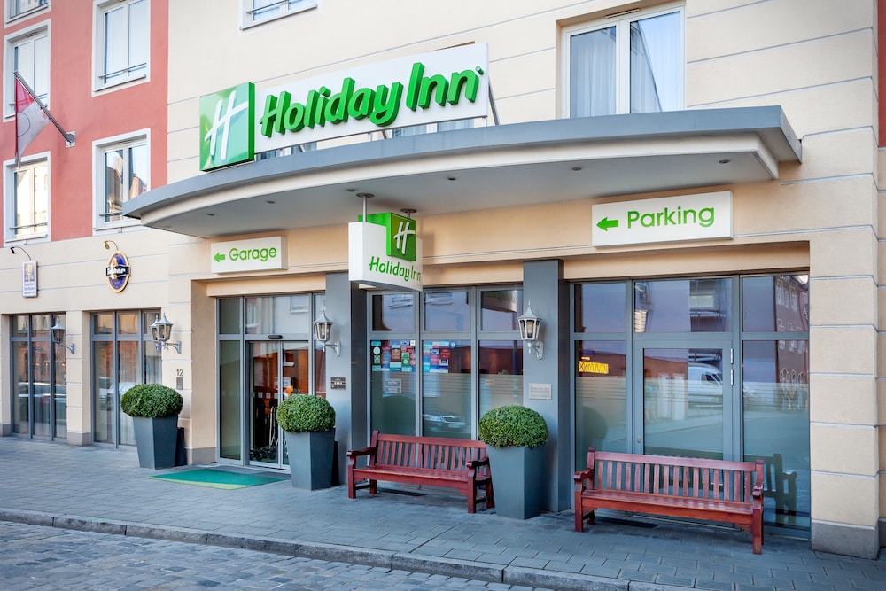 Holiday Inn City Centre - Featured Image