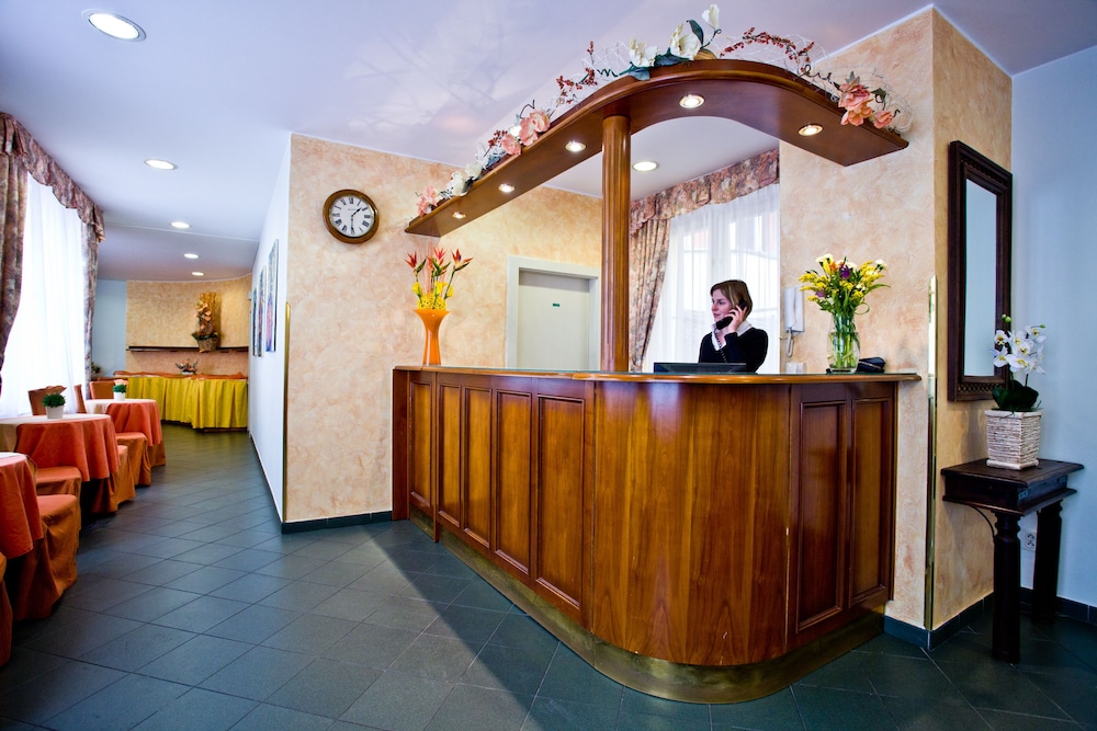 Concierge Desk