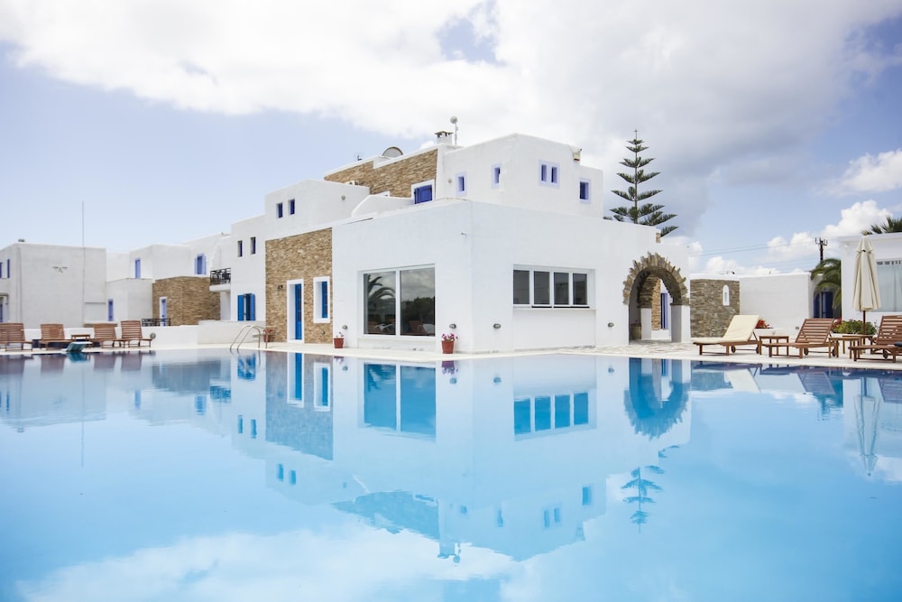 Naxos Holidays Hotel - Featured Image