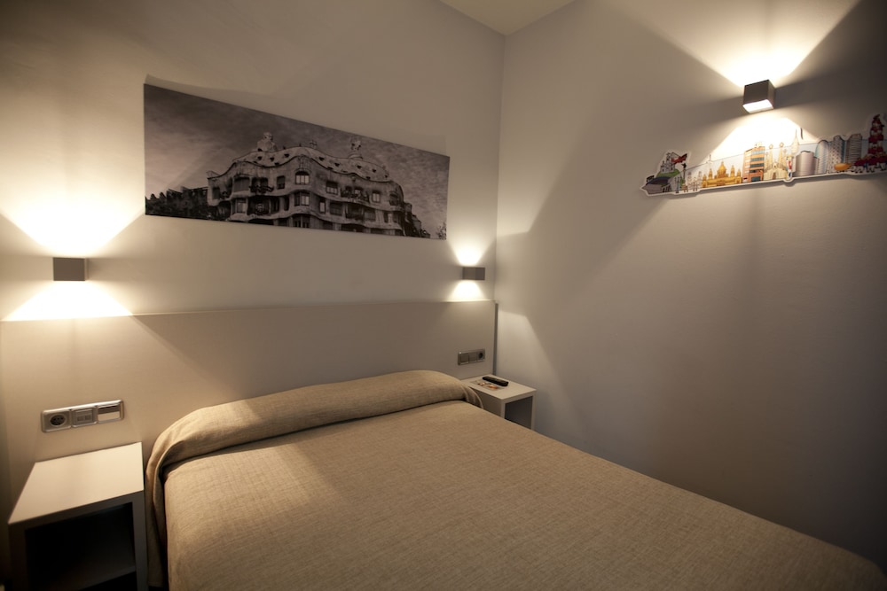 Hotel Ciutat de Sant Adria - Featured Image
