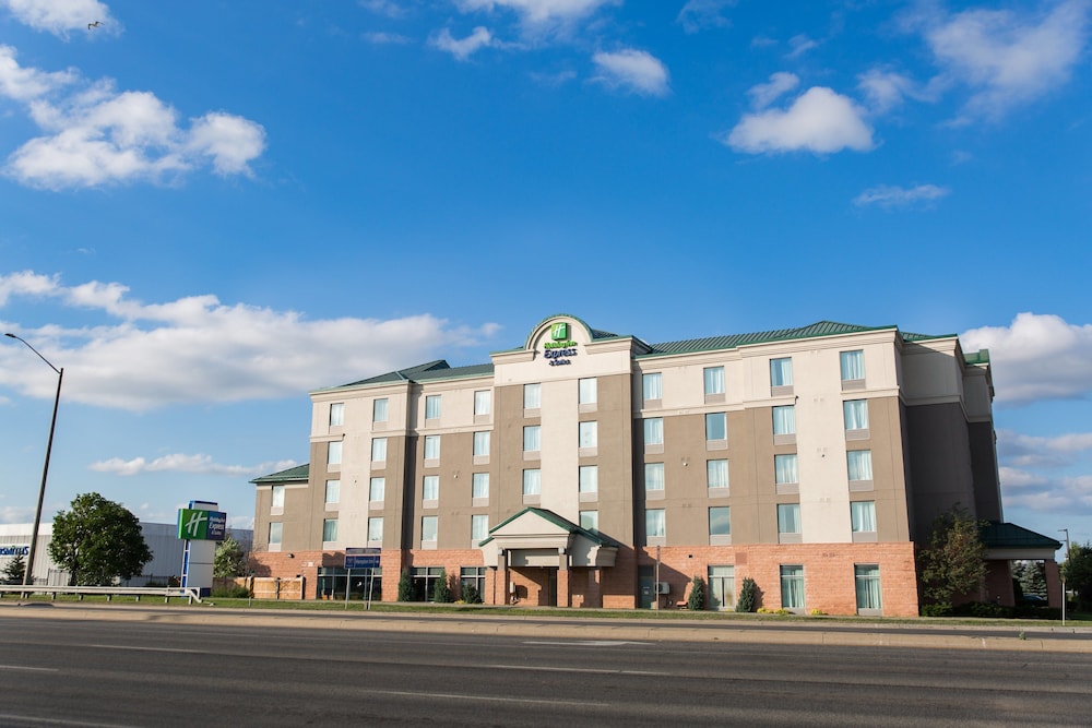 Holiday Inn Express & Suites Brampton