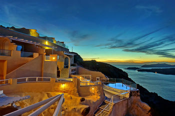 Suites of the Gods Cave Spa Hotel