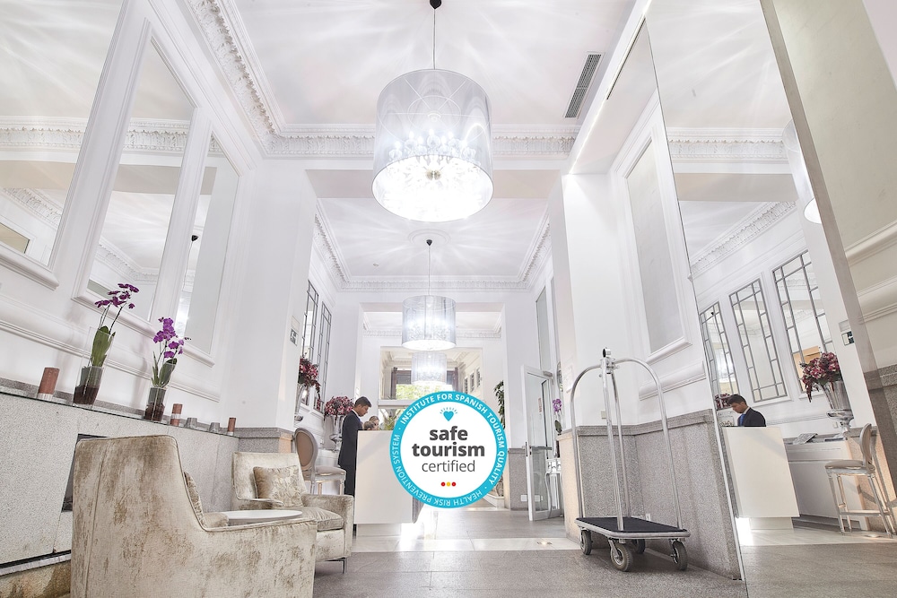 Hotel Hospes Puerta Alcalá - Featured Image