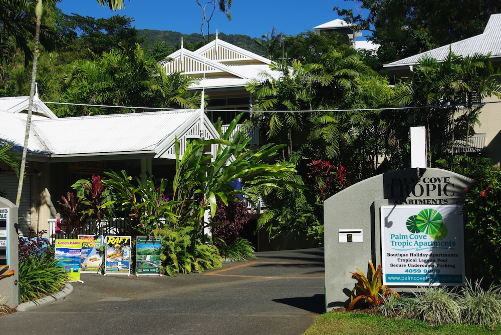 Palm Cove Tropic Apartments - Featured Image