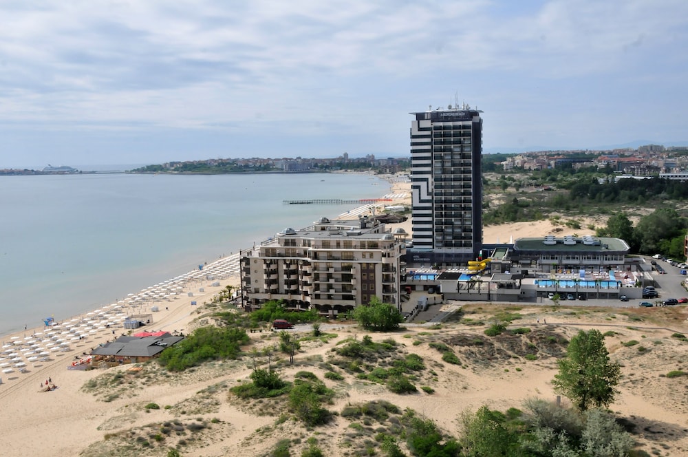 Burgas Beach Hotel - Featured Image