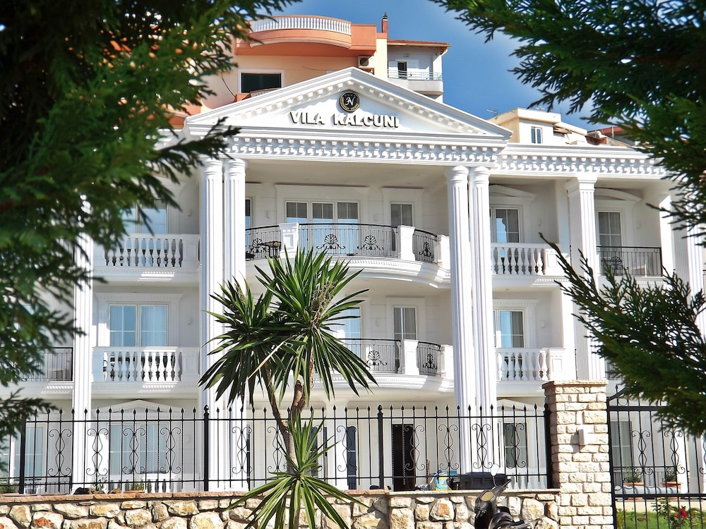 Vila Kalcuni Sarande