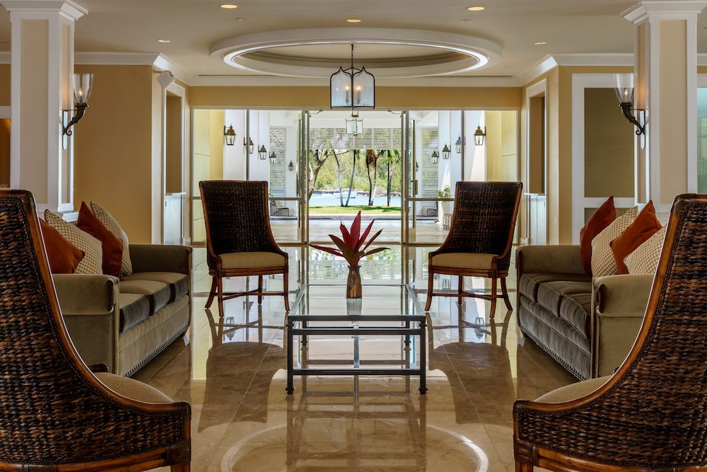 Lighthouse Pointe at Grand Lucayan - Lobby