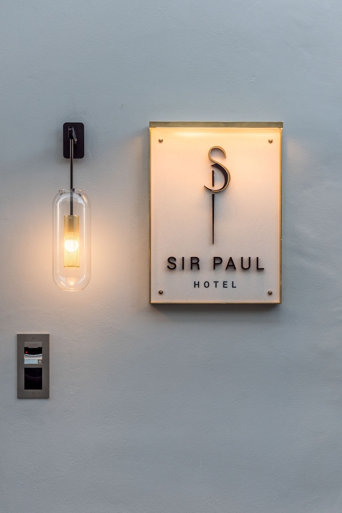 Sir Paul Hotel