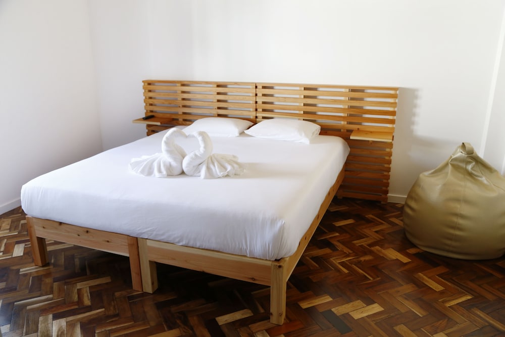 Citys Hostel Ponta Delgada - Featured Image