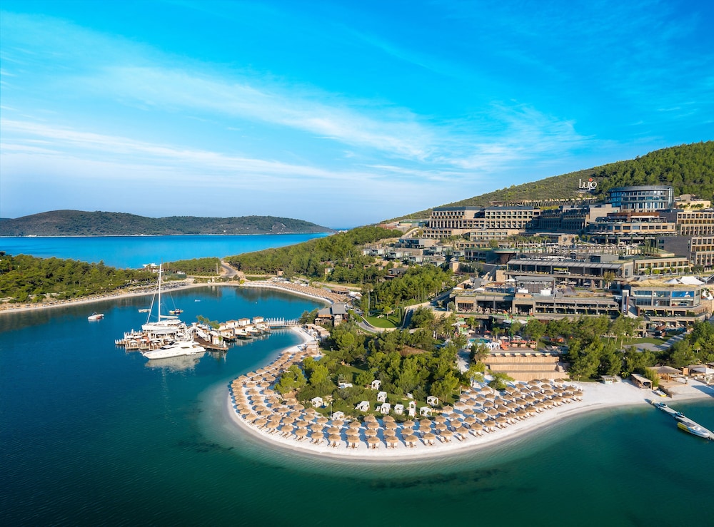 Lujo Hotel Bodrum - Featured Image