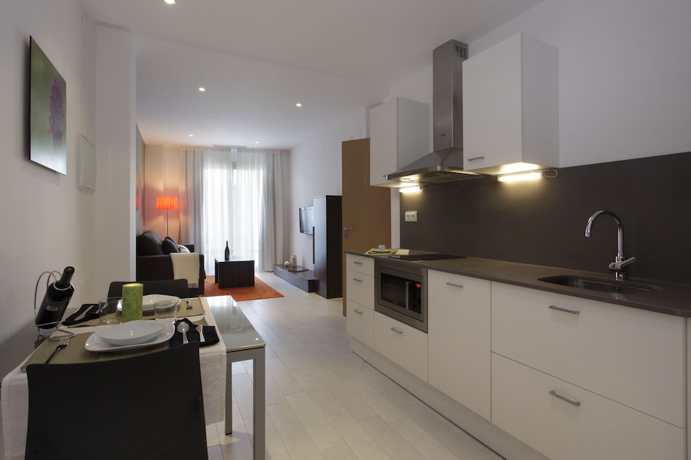 Fisa Rentals Les Corts Apartments - Featured Image