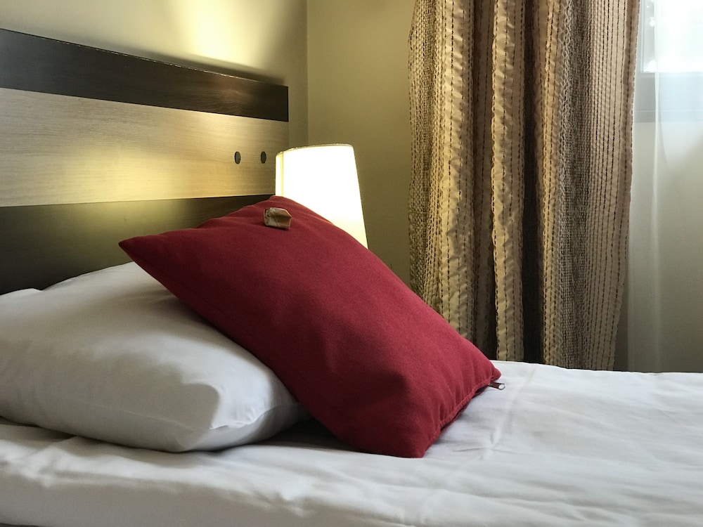 Hotel Dream - Featured Image