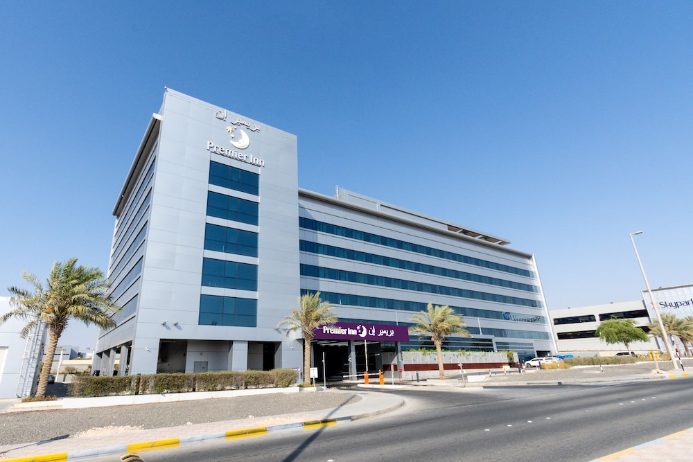 Premier Inn Abu Dhabi International Airport Hotel - Featured Image